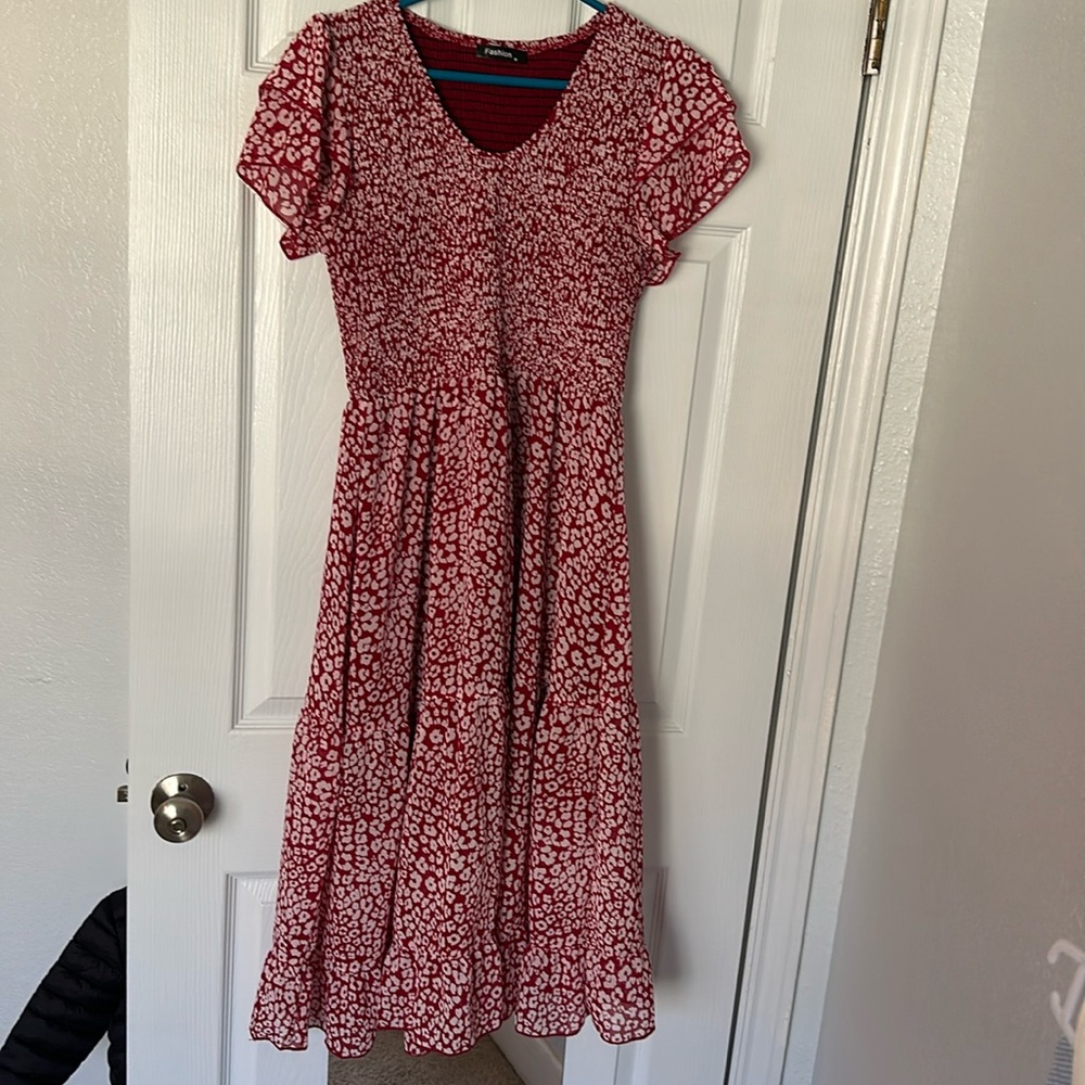 Dark red leopard midi smocked dress
